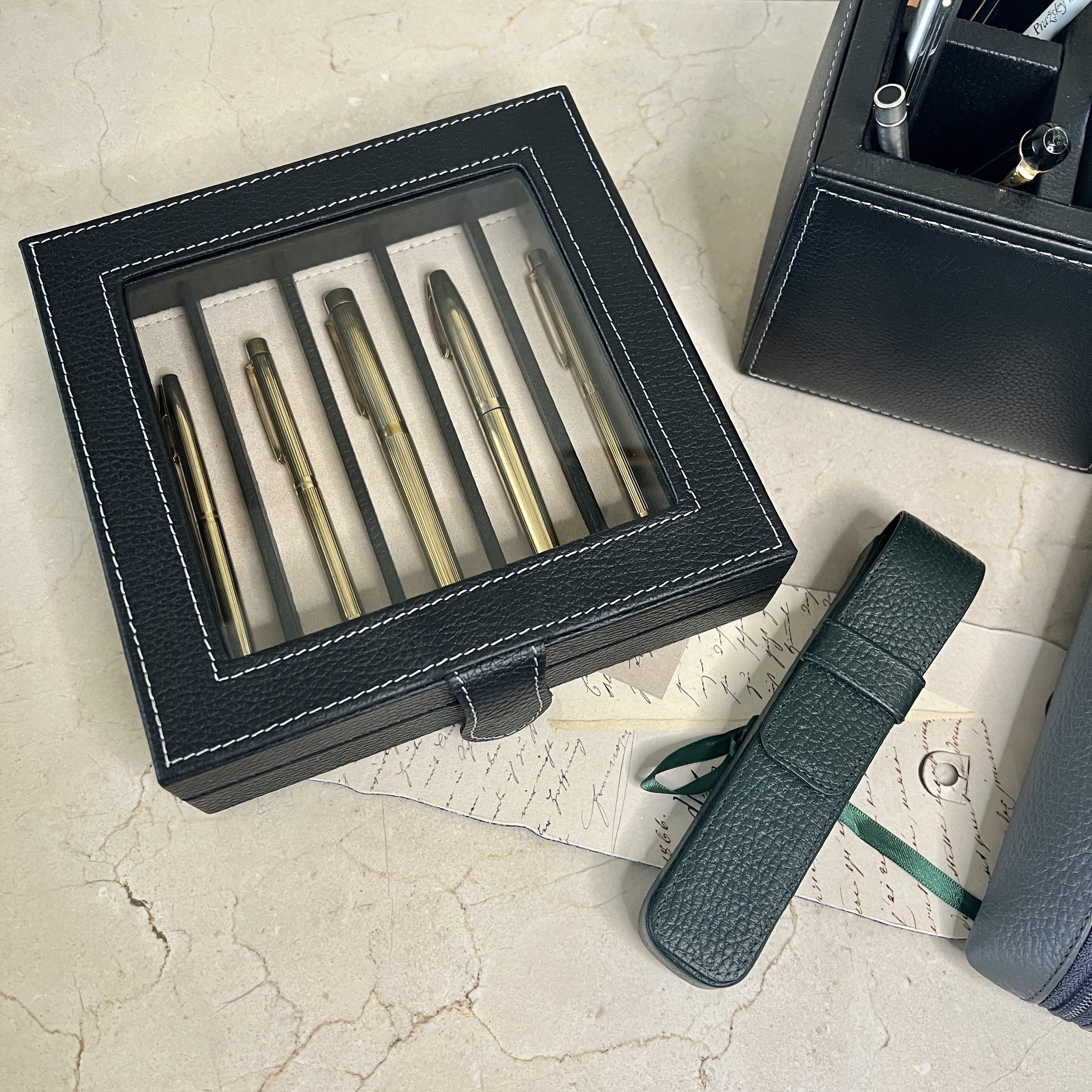 Caja en piel para guardar 5 plumas MACE