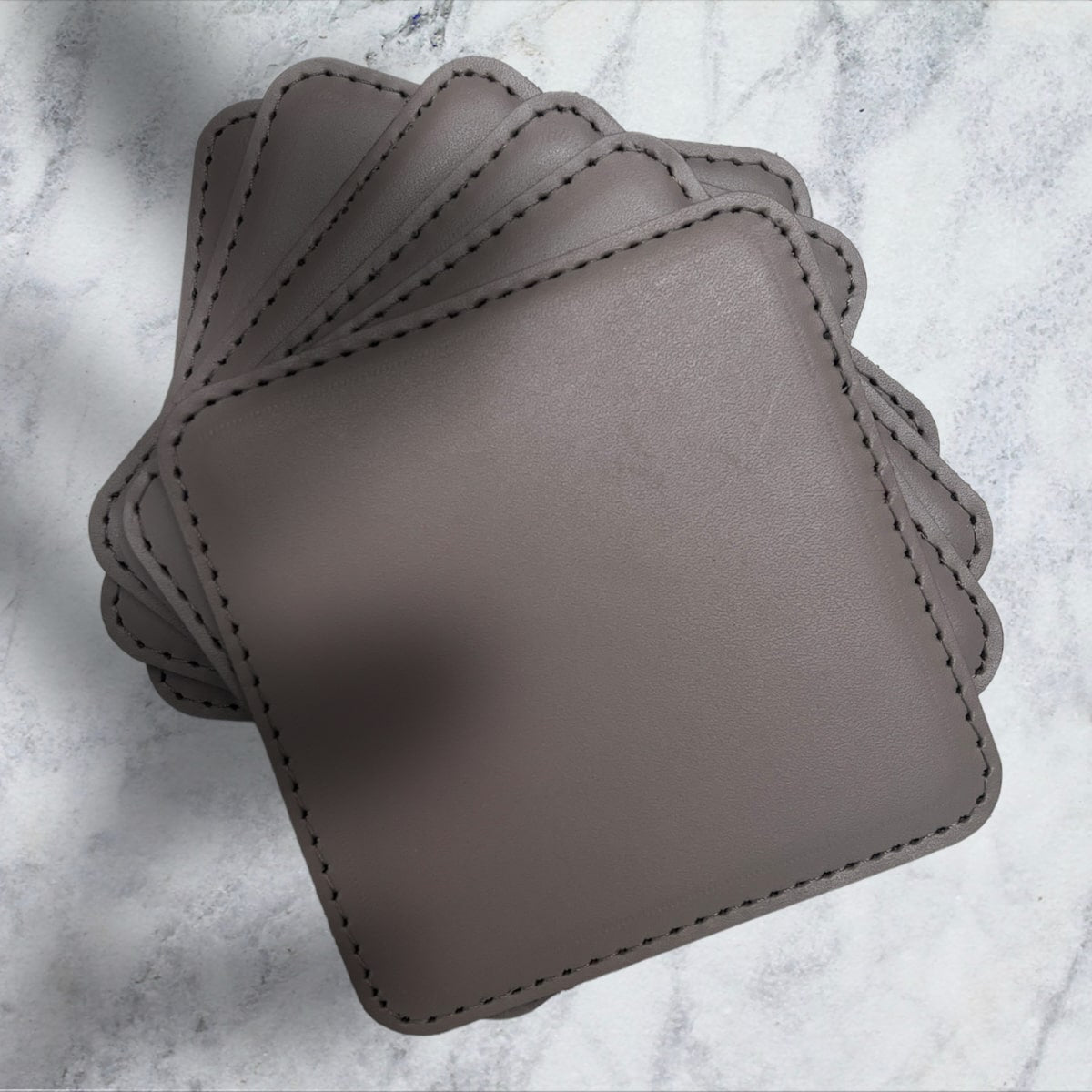 Juego de 6 Porta vasos cuadrados hecho en piel Perré hecho a mano