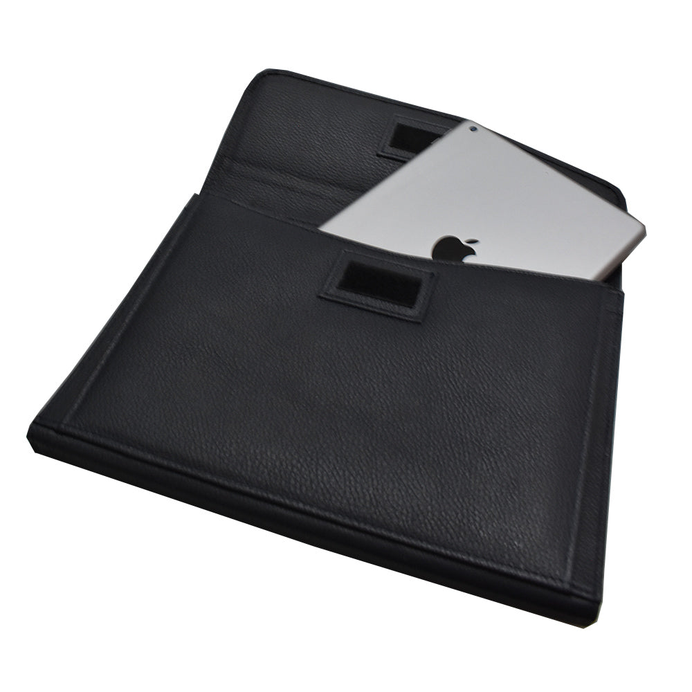 Carpeta finest hecha en piel tamaño carta con sobre al frente MACE