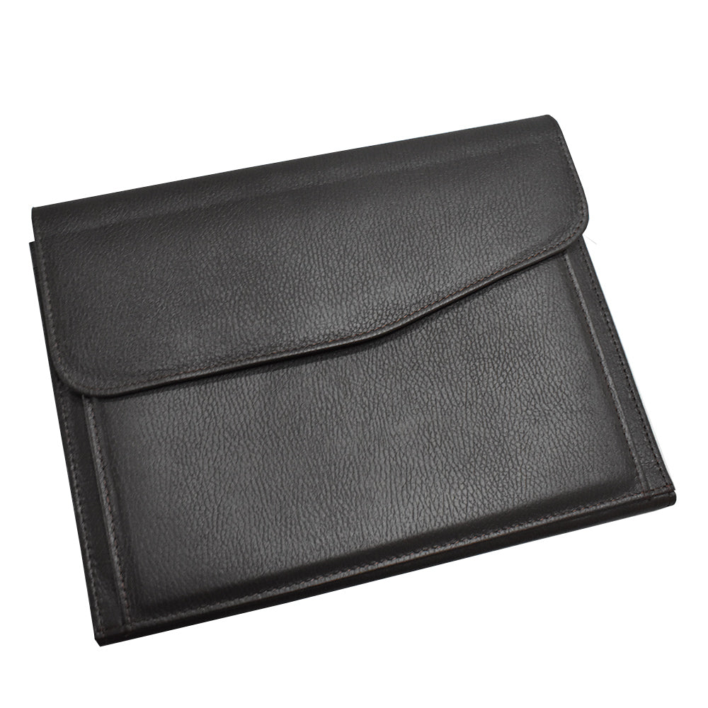 Carpeta finest hecha en piel tamaño carta con sobre al frente MACE