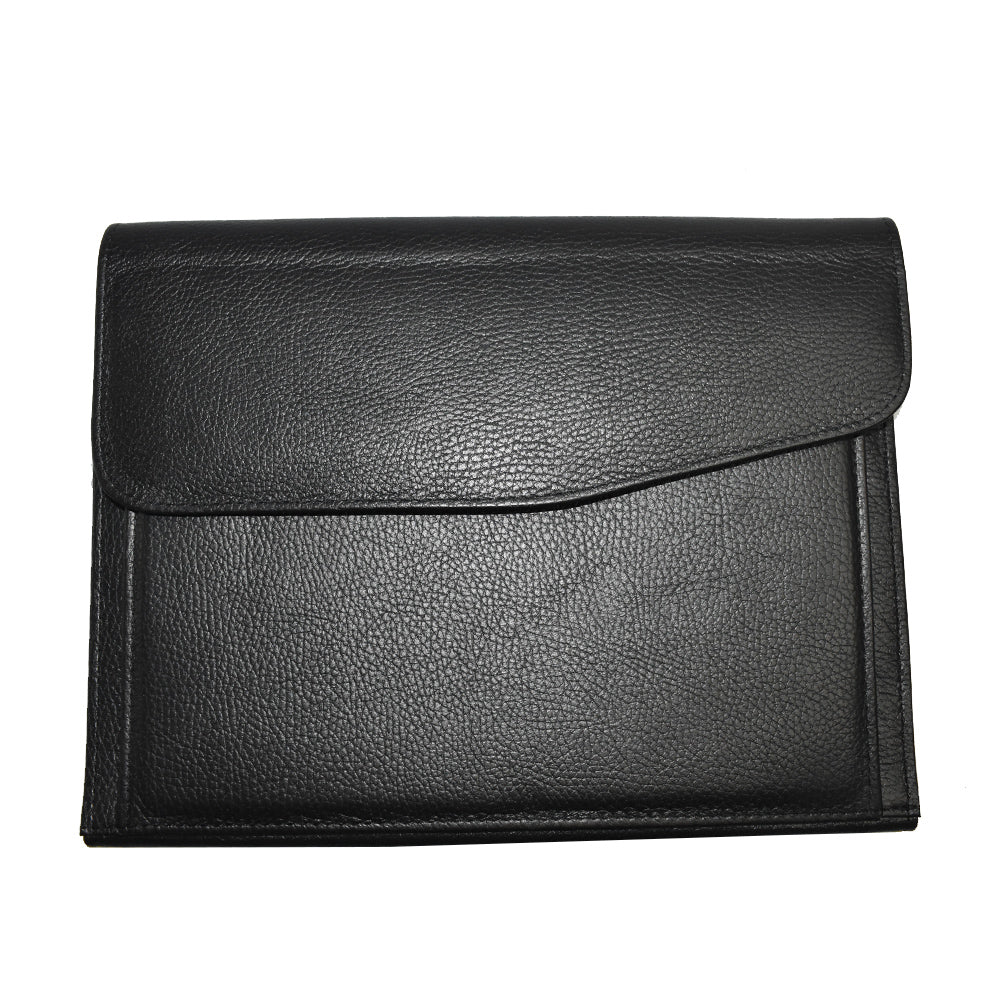 Carpeta finest hecha en piel tamaño carta con sobre al frente MACE