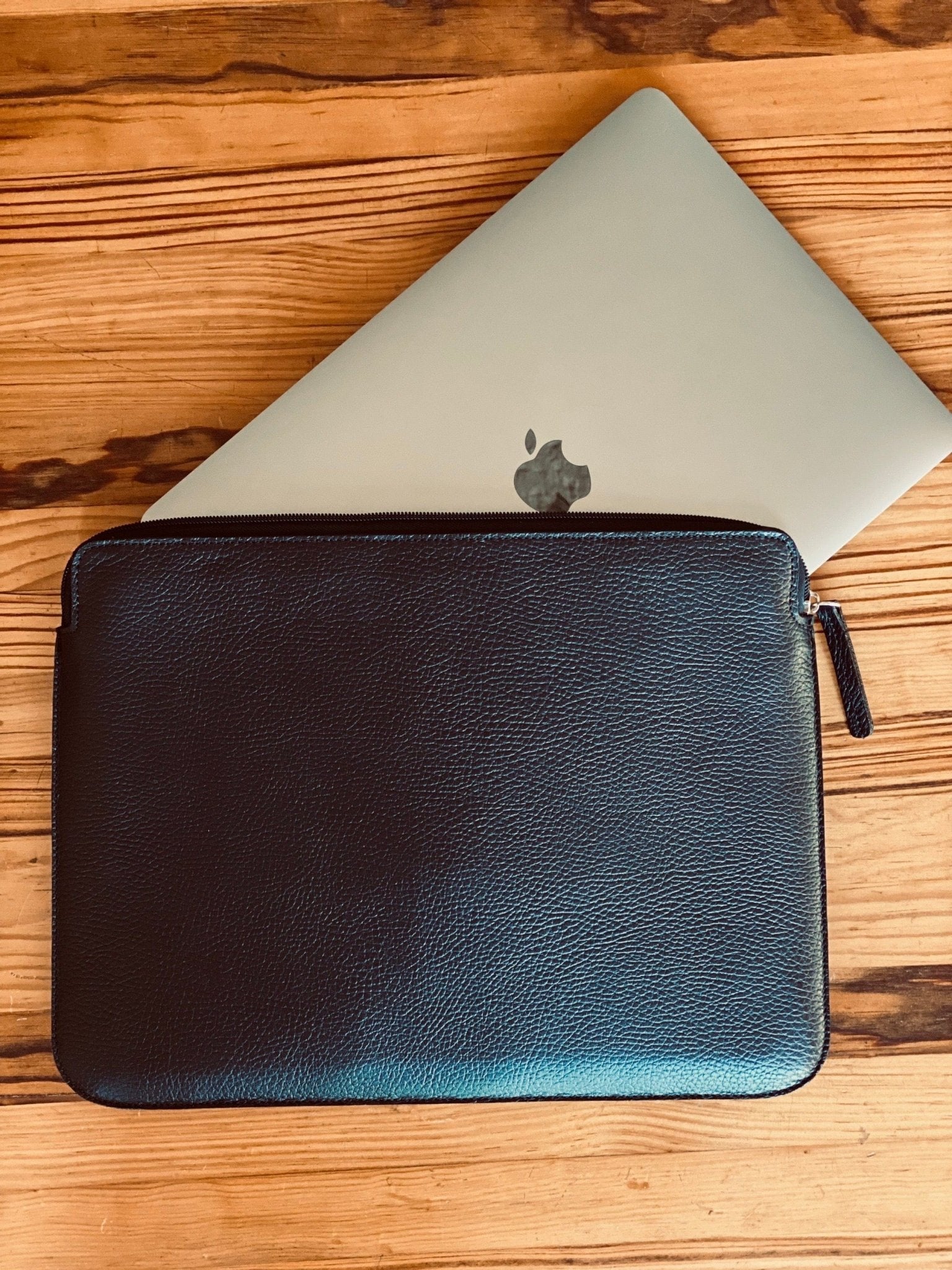 Forro-Smart-Light-para-iPad-o-Macbook-13-hecho-en-piel ISLO
