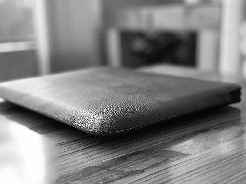 Forro-Smart-Light-para-iPad-o-Macbook-13-hecho-en-piel ISLO