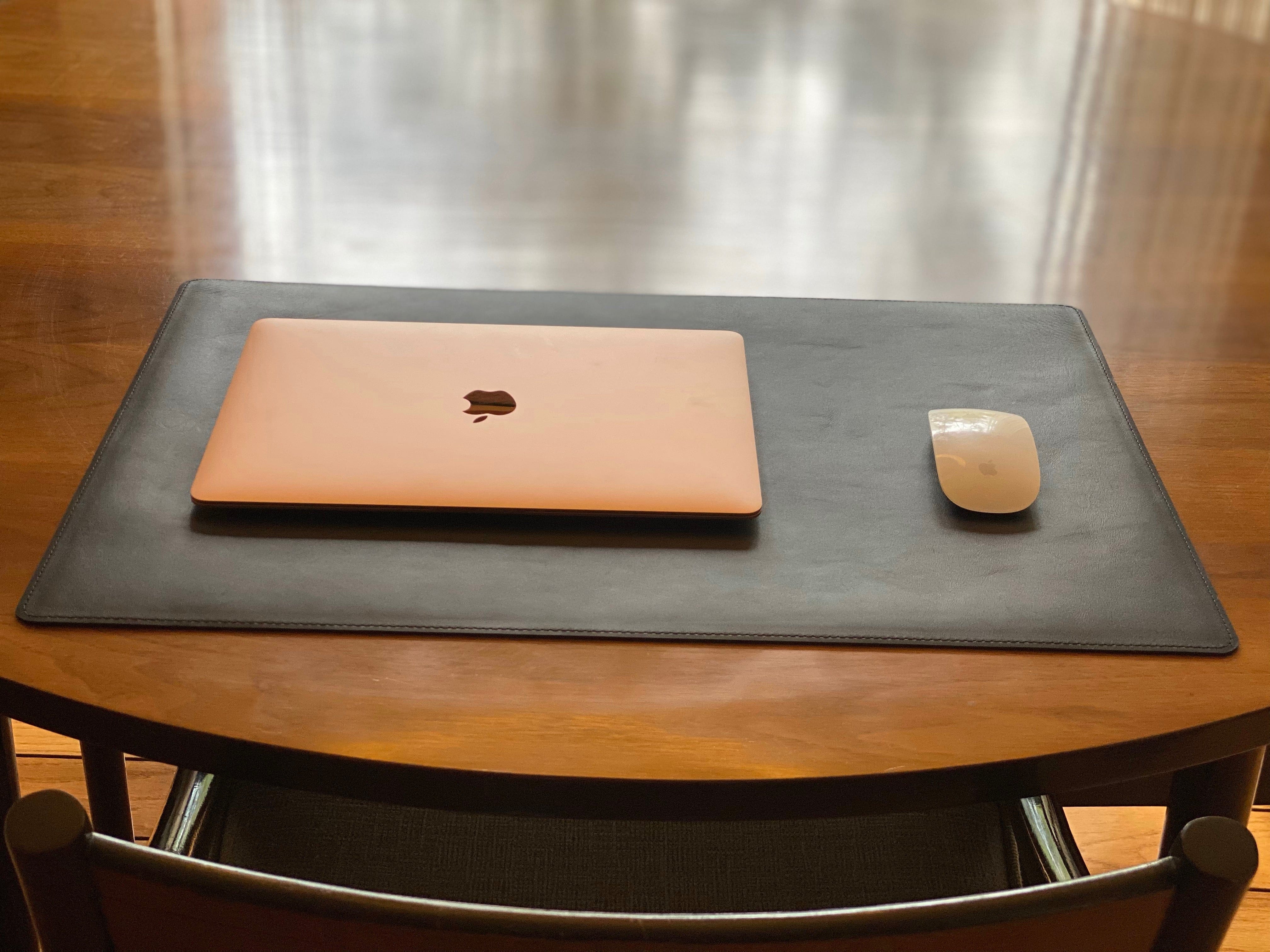 Tapete para escritorio hecho en piel flexible MACE