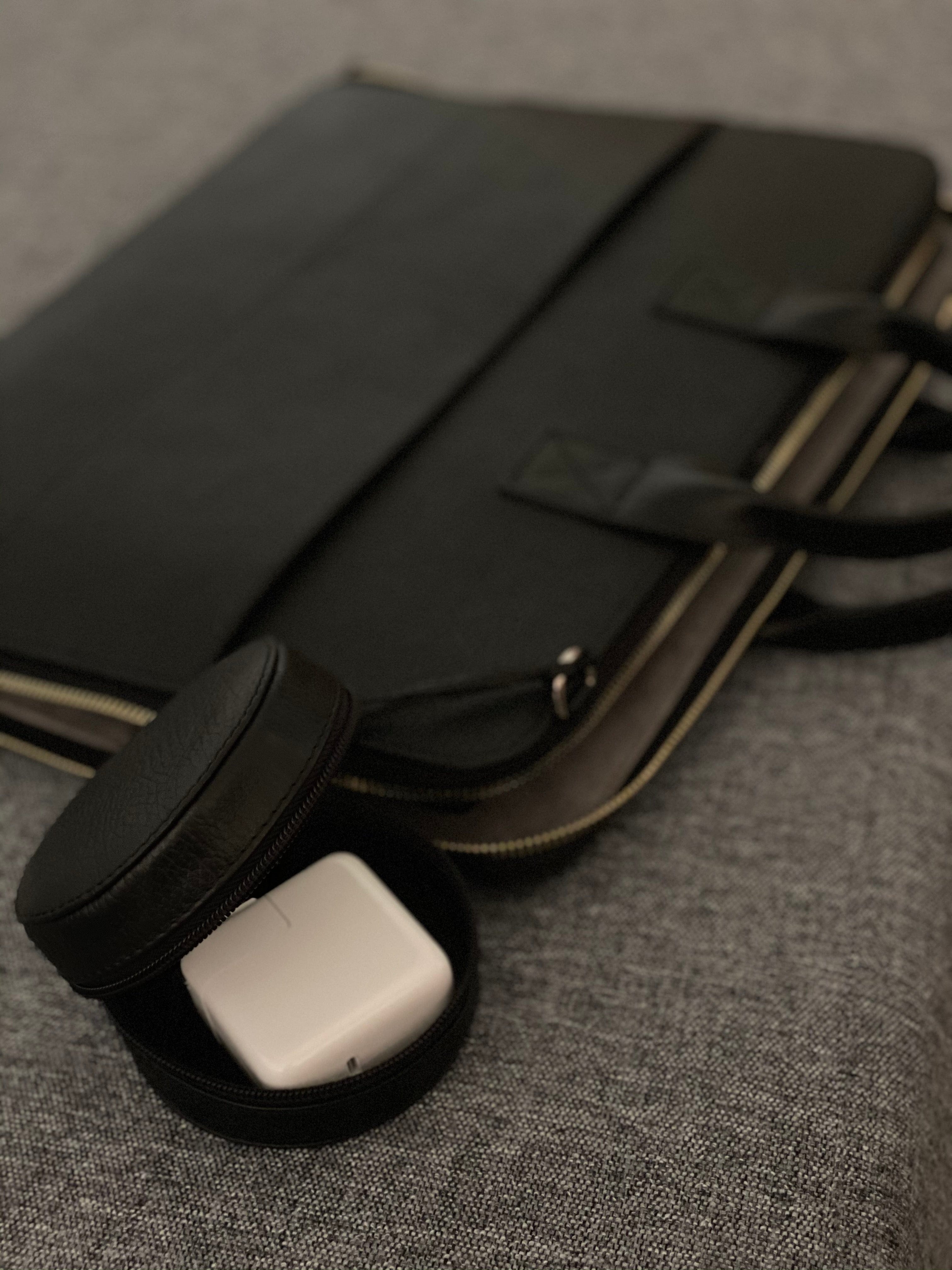 Portafolio Smart Light para tablet hecho en piel ISLO