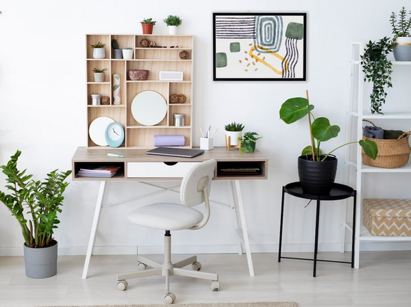 Optimiza tu espacio de trabajo con un Organizador de Cables y un Portavasos para tu escritorio