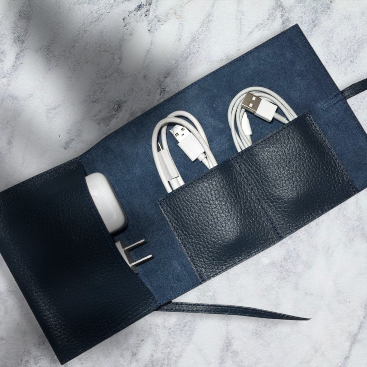Organizador de cables de piel hecho a mano MASA