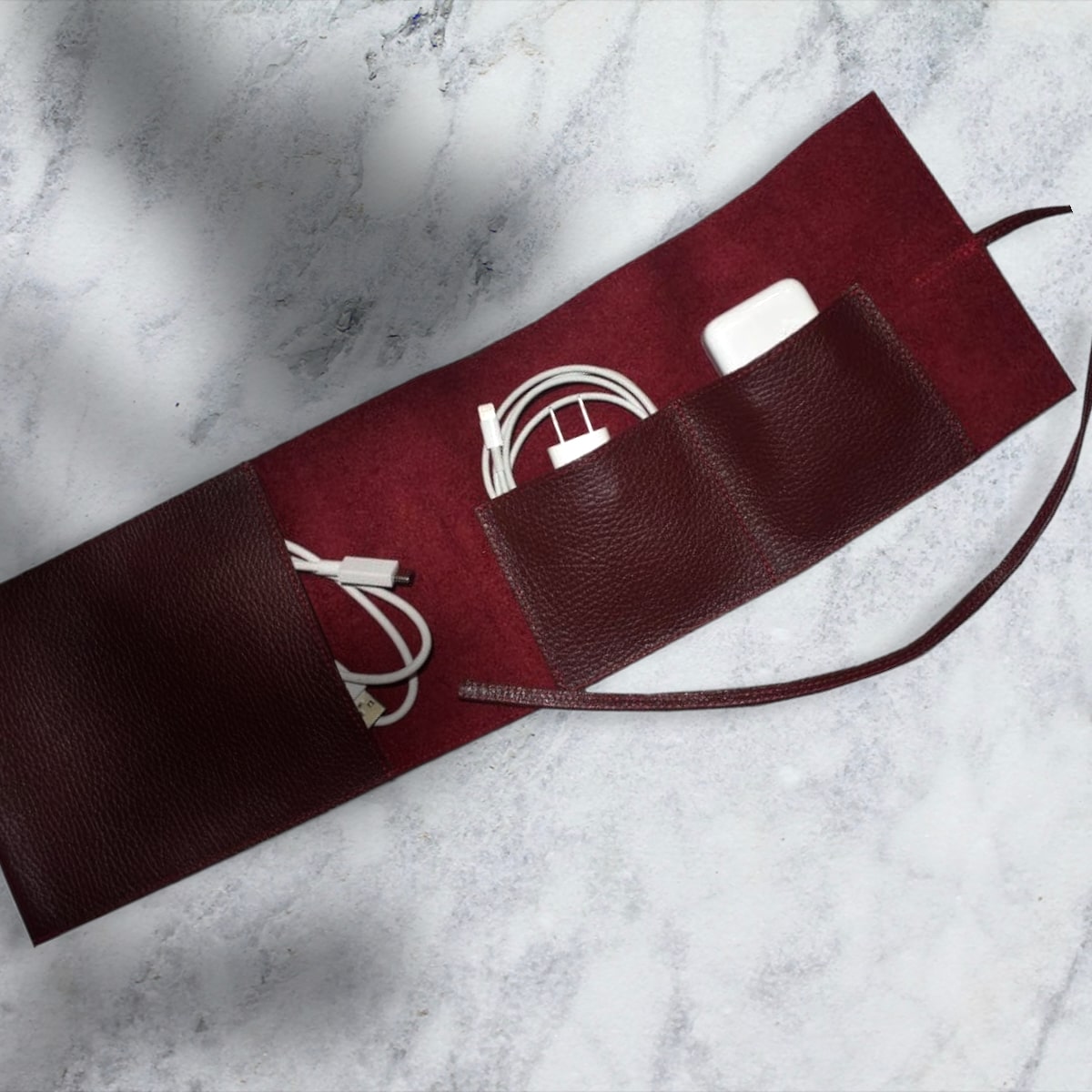 Organizador de cables de piel hecho a mano MASA